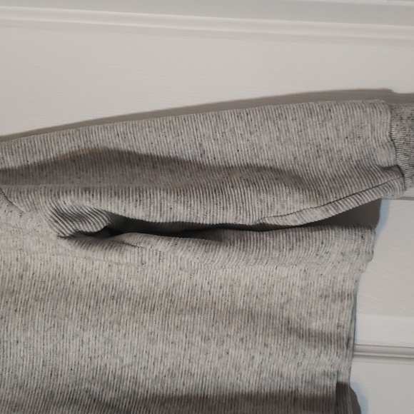 Frank & Oak The Textured Sweatshirt in Grey - Picture 3 of 8